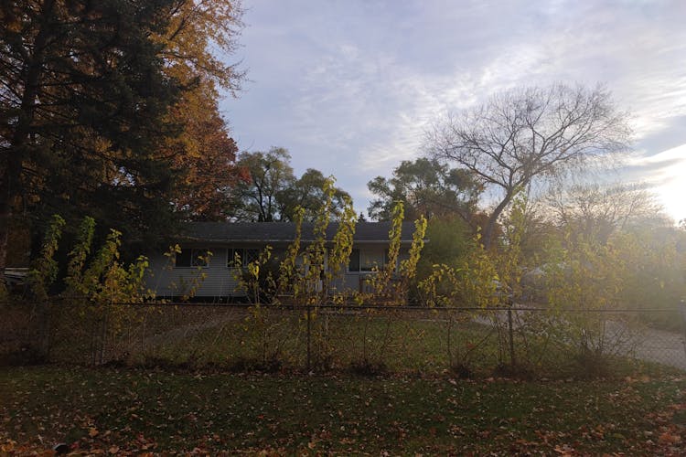 3401 Emmons Ave Rochester Hills, MI 48307-5623, Oakland County