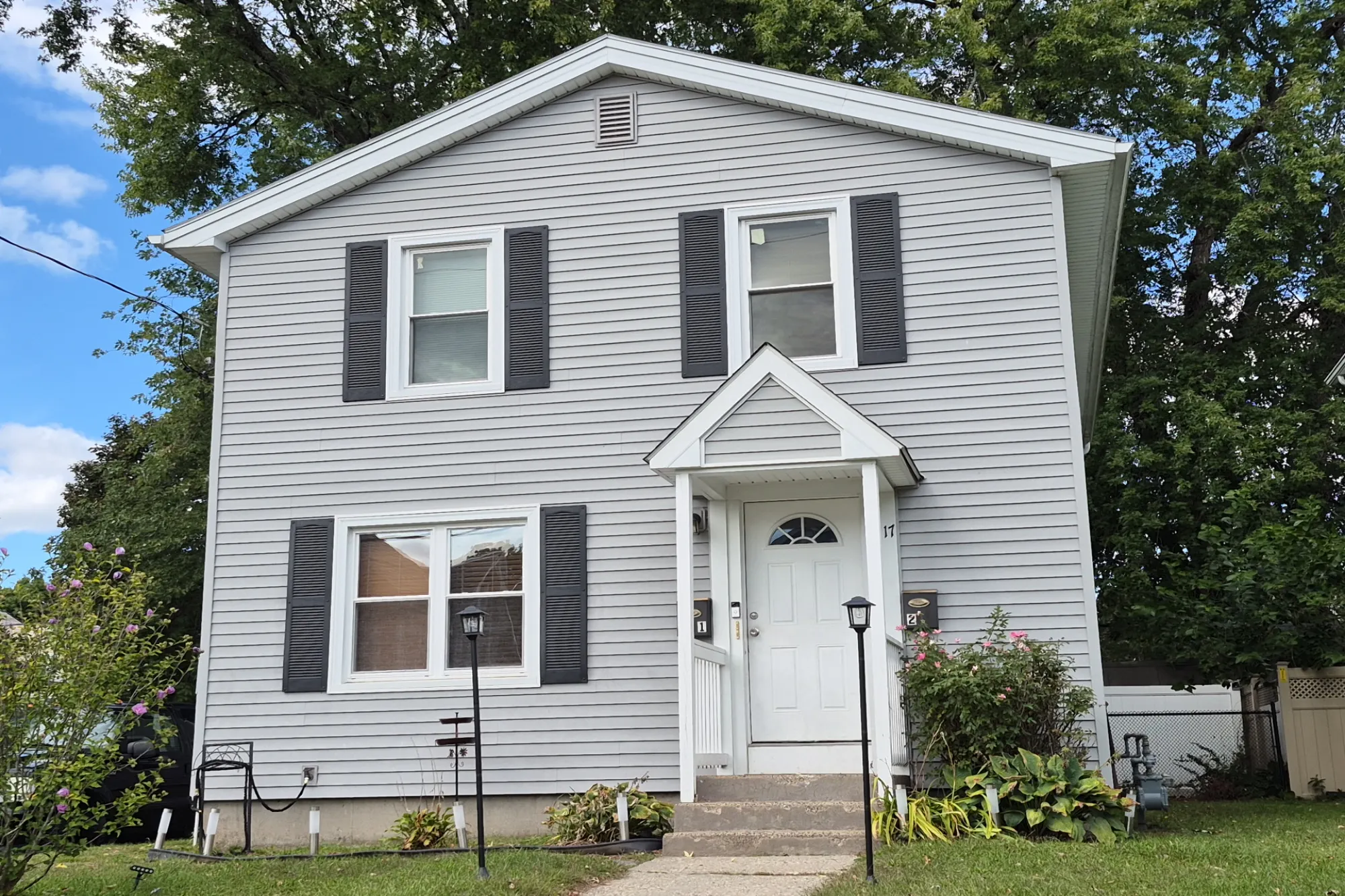 View St, Holyoke, MA 01040