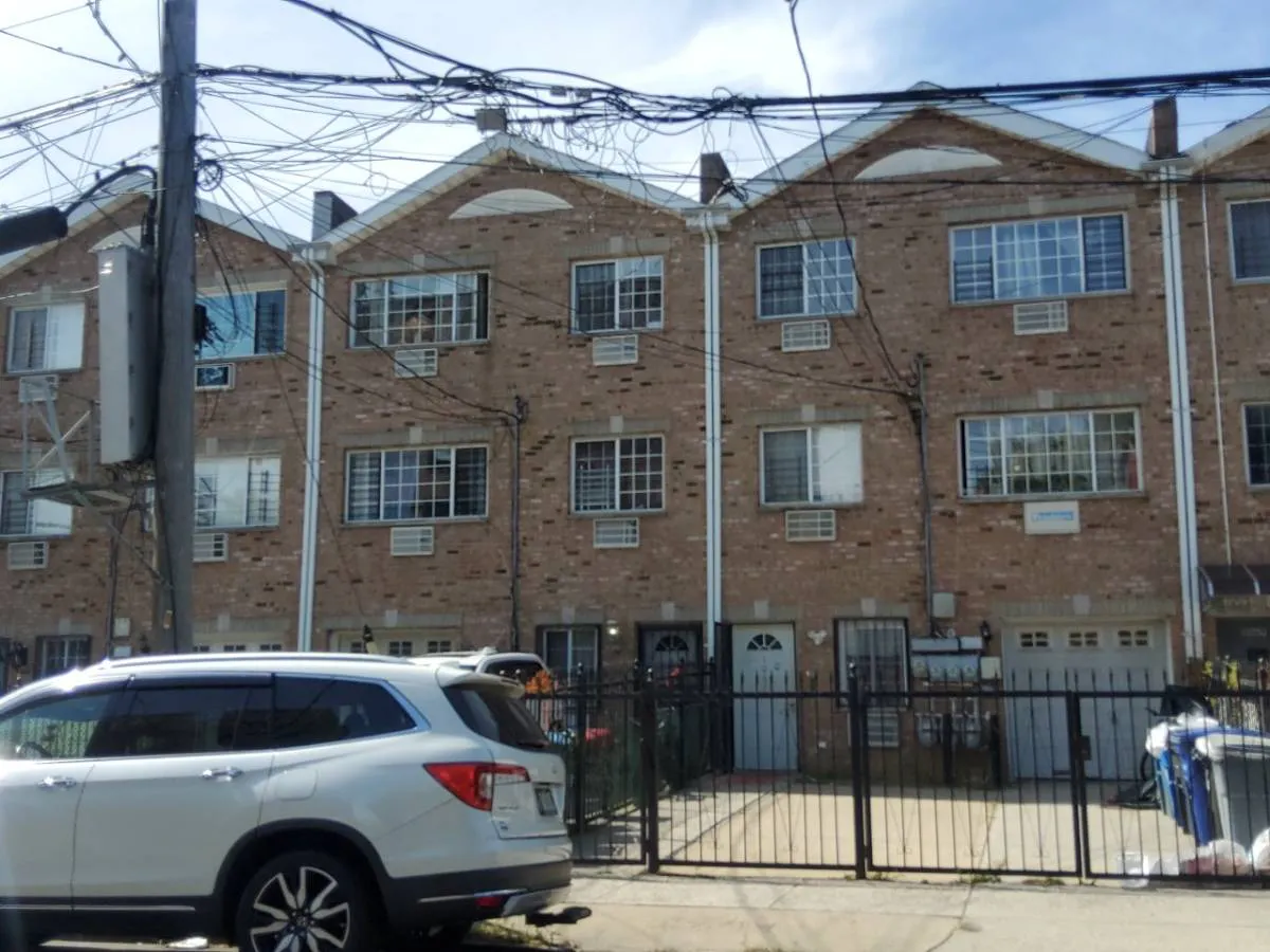 Olmstead Ave, Bronx, NY 10472