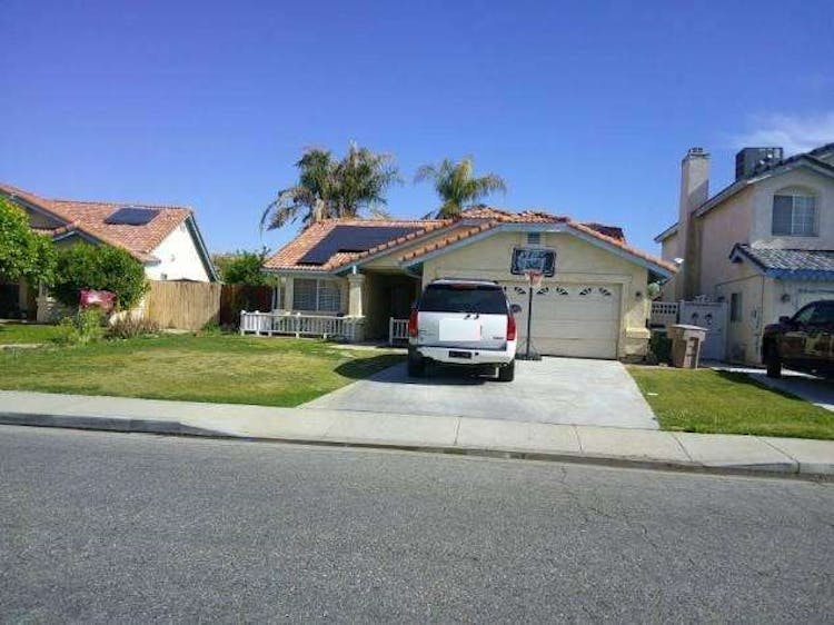 7704 River Mist Ave Bakersfield, CA 93313, Kern County