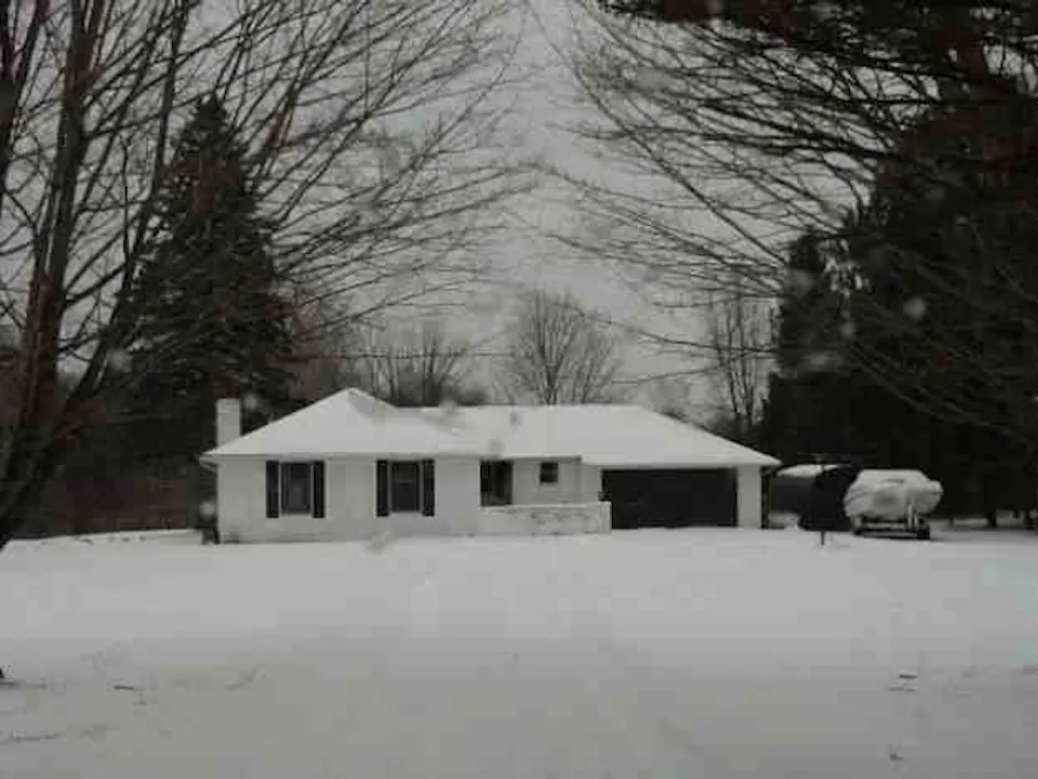 5412 Hollenbeck Rd Columbiaville, MI 48421, Lapeer County