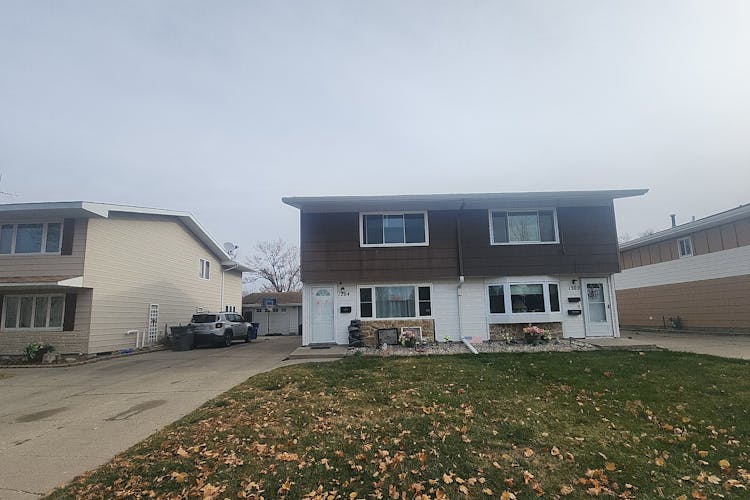 1204 20th St N Moorhead, MN 56560, Clay County