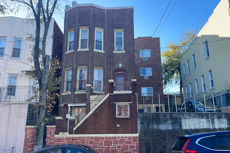 1827 Amethyst Street Bronx, NY 10462, Bronx County