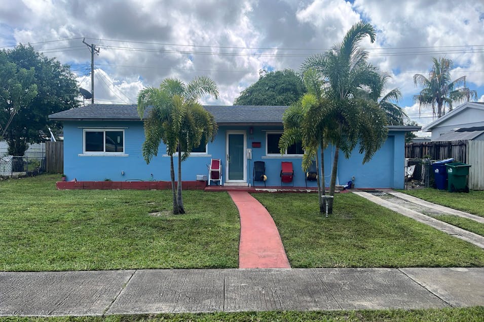 846 NW 200th St Miami Gardens, FL 33169, Miami-Dade County