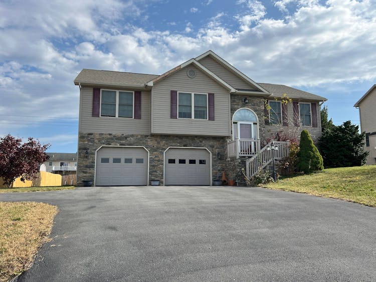 8 Osprey Way Shippensburg, PA 17257, Cumberland County