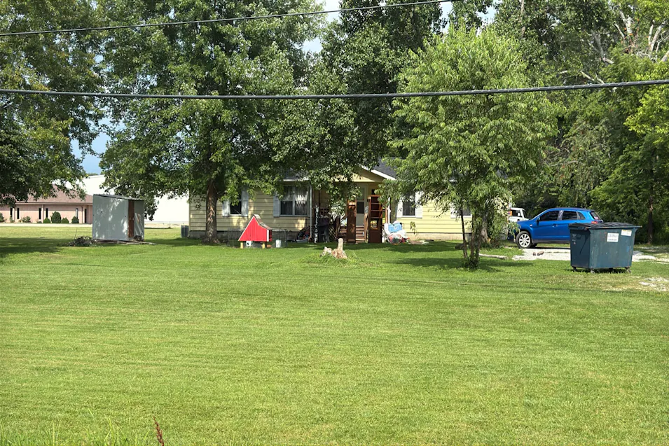 1890 N Broadway Ave Salem, IL 62881, Marion County