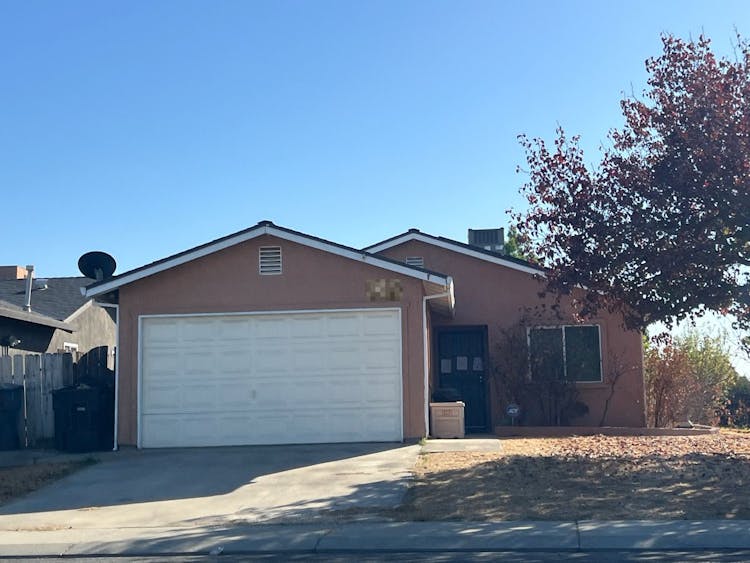 3906 Sweepstakes Dr Riverbank, CA 95367, Stanislaus County