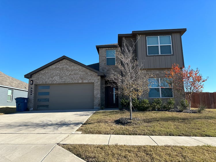 816 Lakeview Dr Alvarado, TX 76009, Johnson County