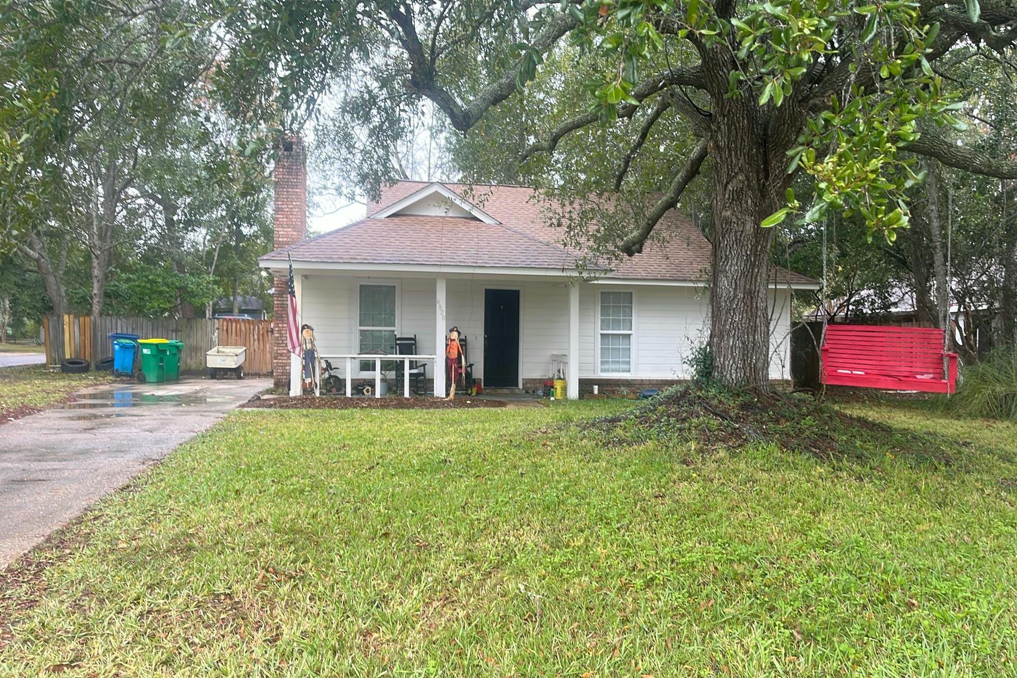 Oakhurst Dr, Ocean Springs, MS 39564