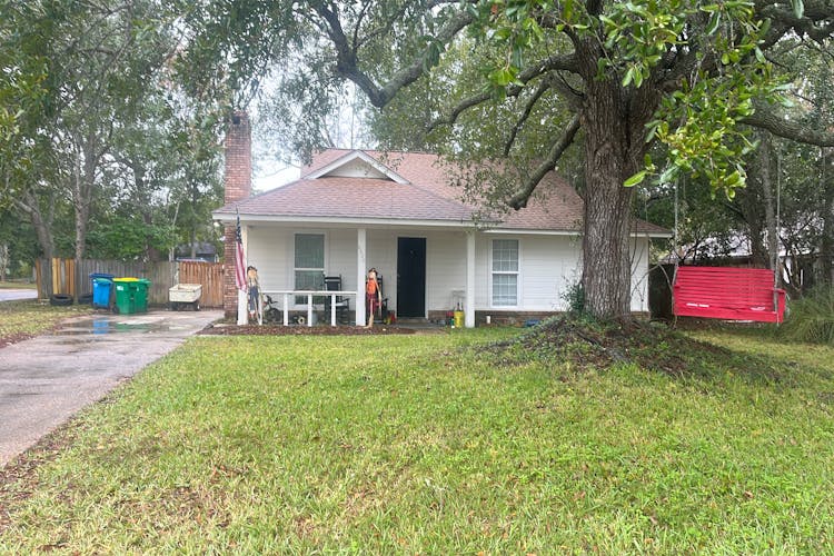 6820 Oakhurst Dr Ocean Springs, MS 39564, Jackson County