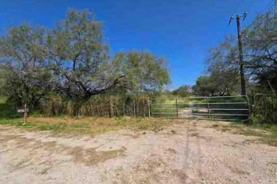 814 County Road 402 Falfurrias, TX 78355, Brooks County