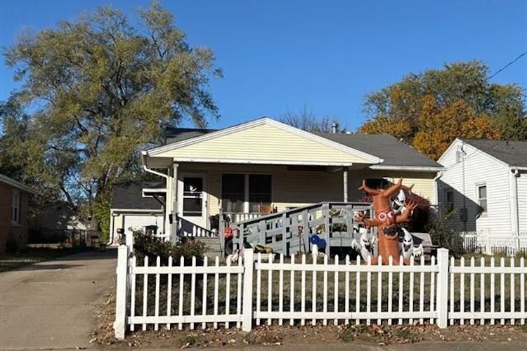 2925 W Kenwood Ave West Peoria, IL 61604, Peoria County