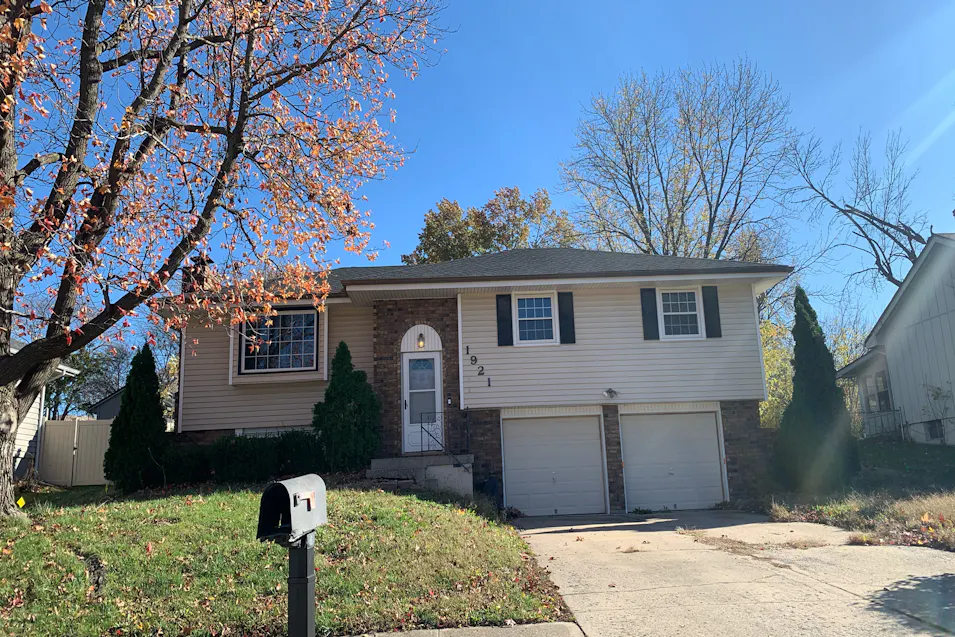 1921 N Concord Rd Independence, MO 64058, Jackson County