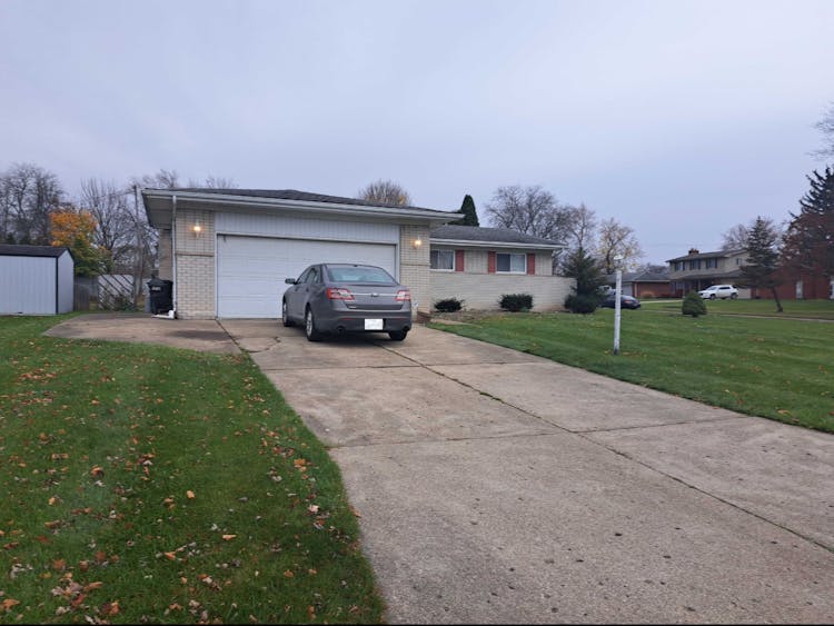 5556 Moceri Ln Grand Blanc, MI 48439, Genesee County