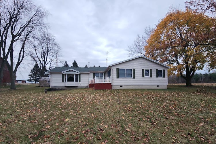 271 S Decker Rd Marlette, MI 48453, Sanilac County