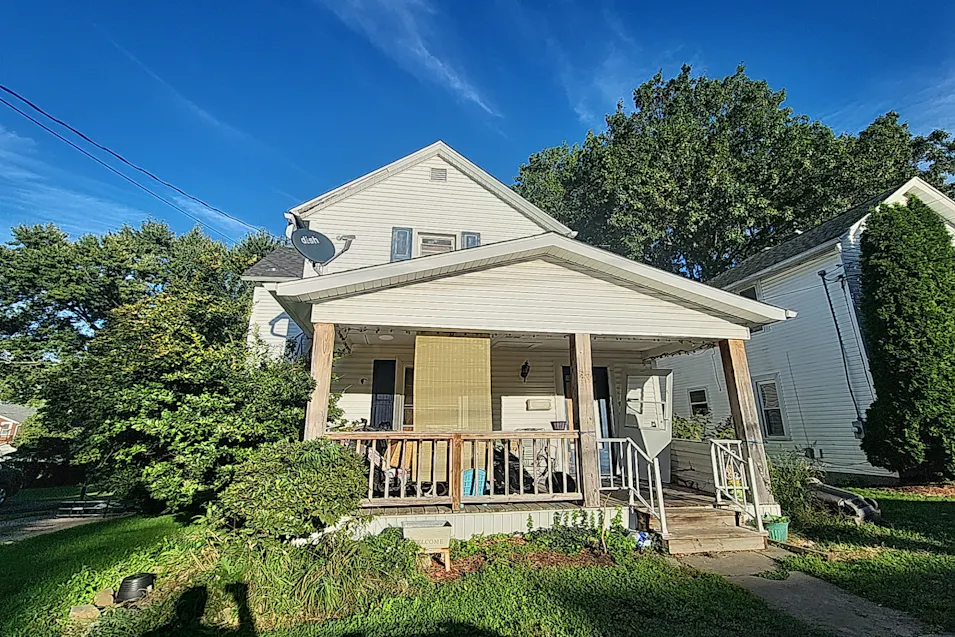 37 17th Street Northwest Barberton, OH 44203, Summit County