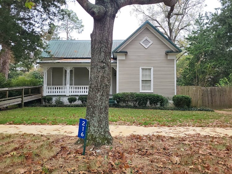 216 West Main Streeet Marshallville, GA 31057, Macon County