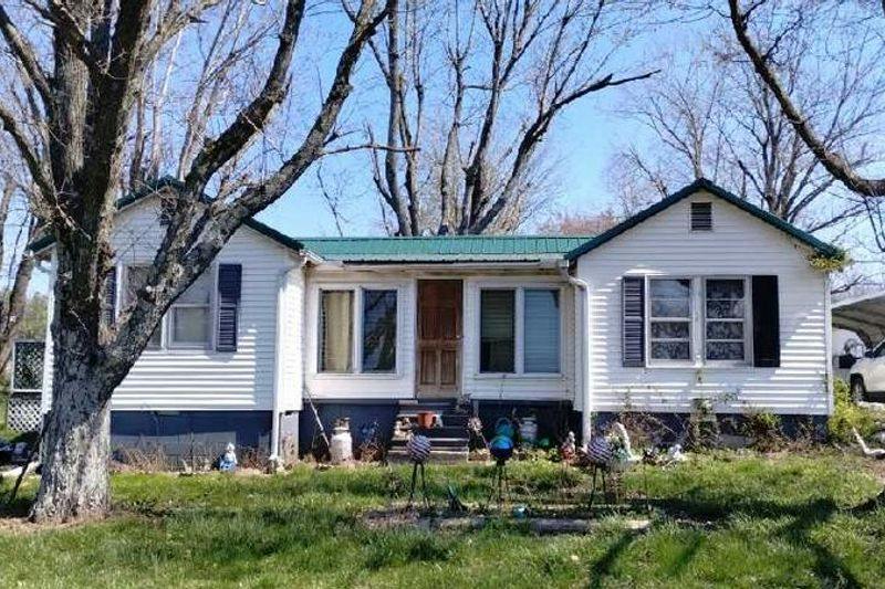California St, Taylor, MI 48180