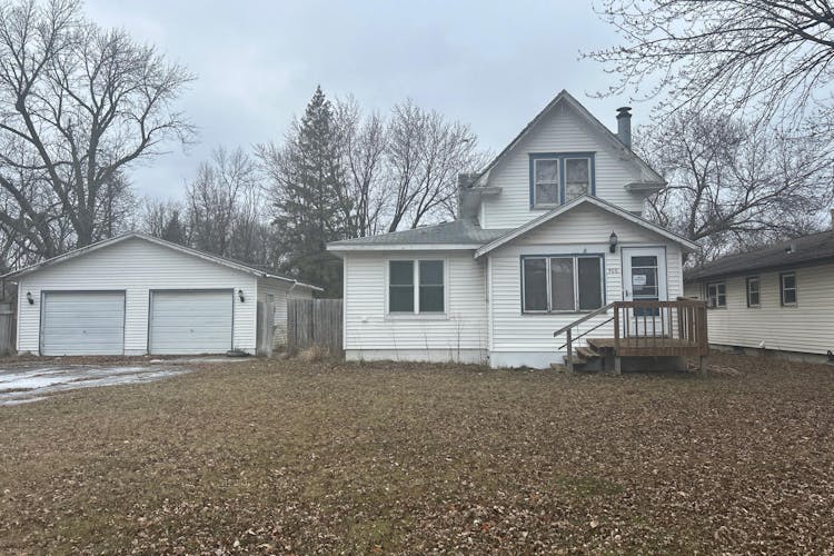 500 5th Street East Hector, MN 55342, Renville County