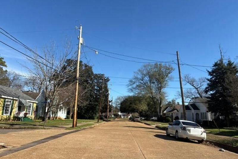 Myrtle St, Alexandria, LA 71301