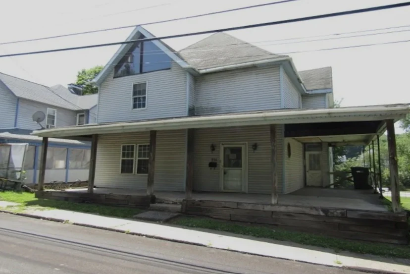 118 Center Ave