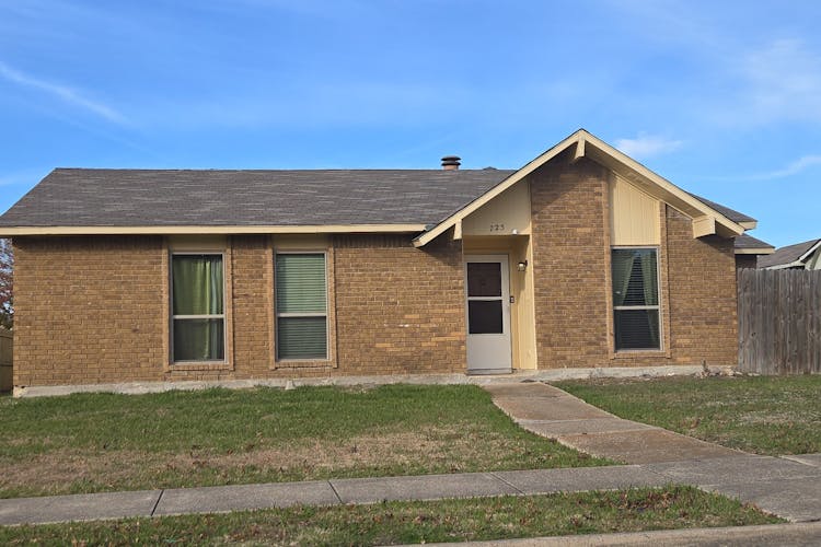 725 Via Del Sur Mesquite, TX 75150, Dallas County