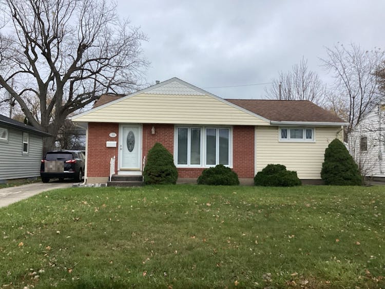 33 Pickford Avenue Tonawanda, NY 14223, Erie County