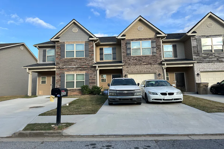 5242 Carrie Dr Morrow, GA 30260, Clayton County