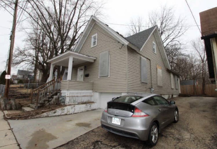 261 N Gifford St Elgin, IL 60120, Kane County