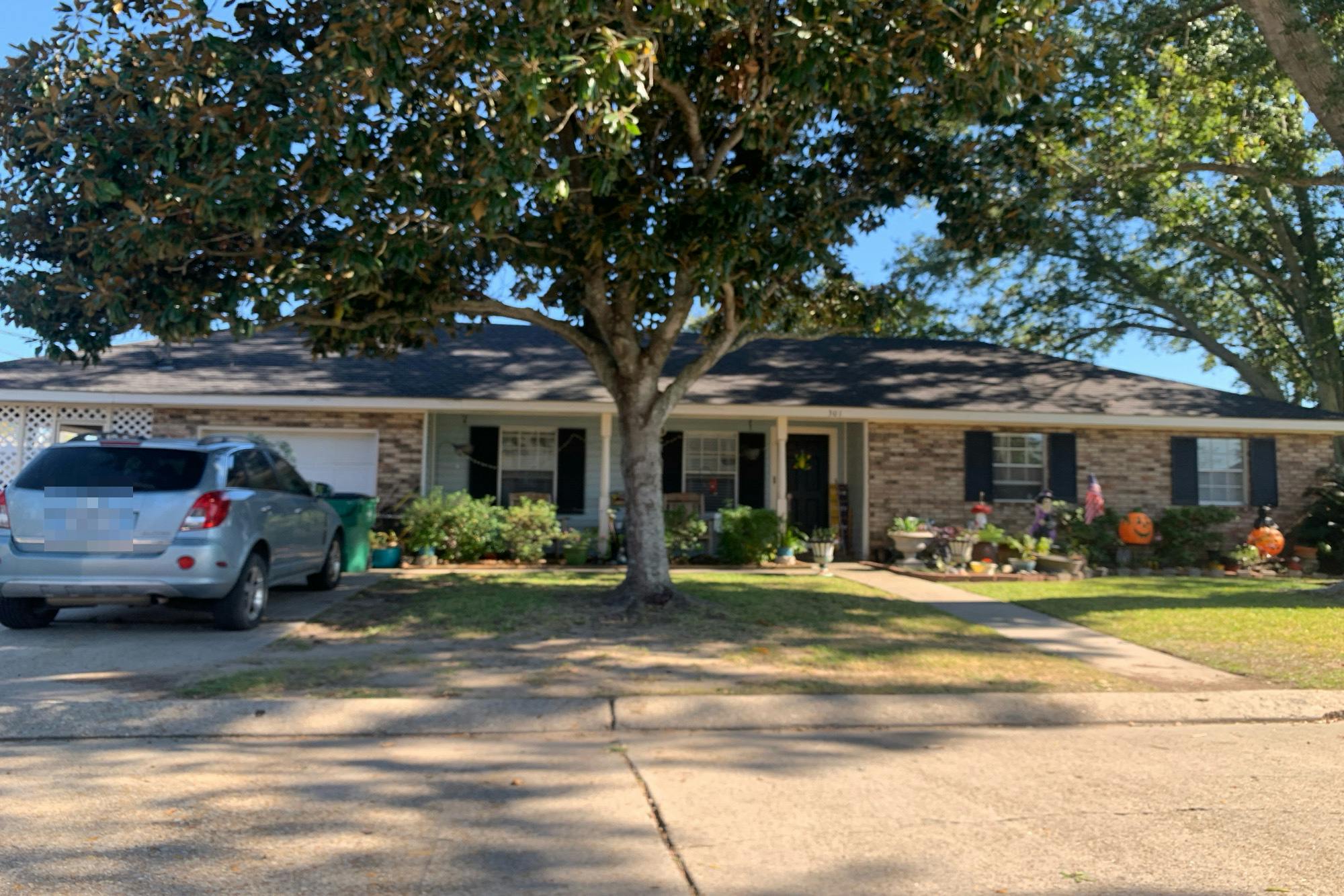 River Point Dr, Destrehan, LA 70047