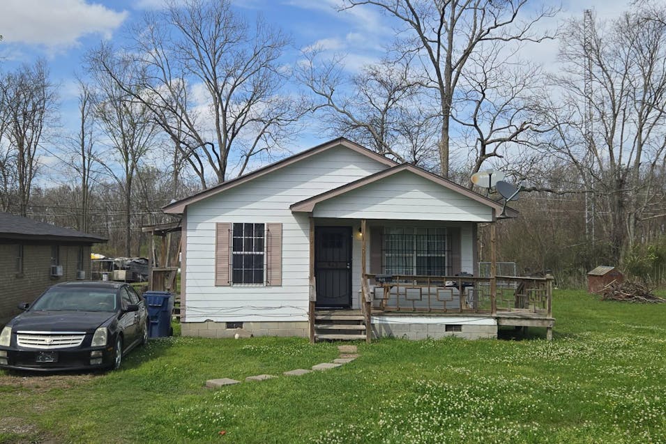 915 Jones St Tallulah, LA 71282, Madison County