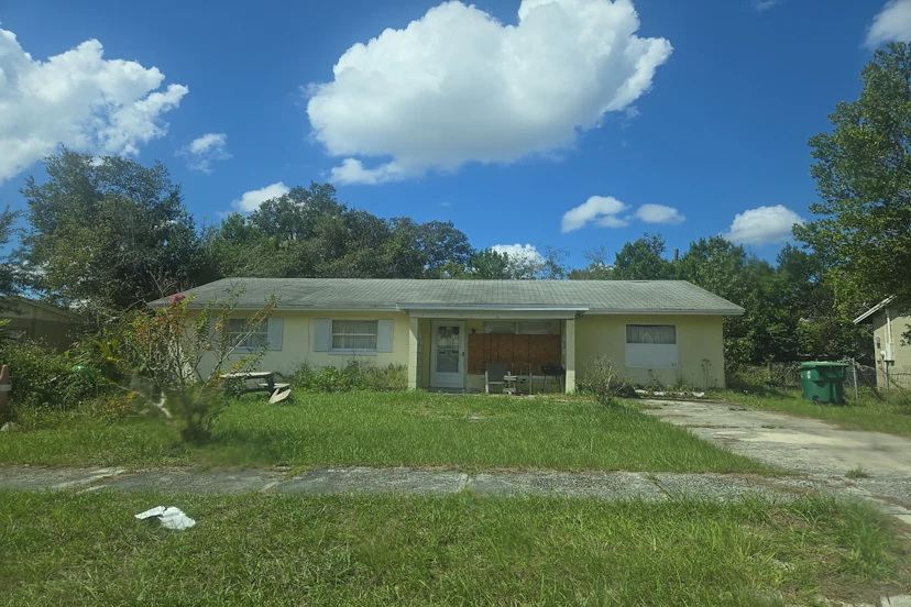 711 Laisy Dr