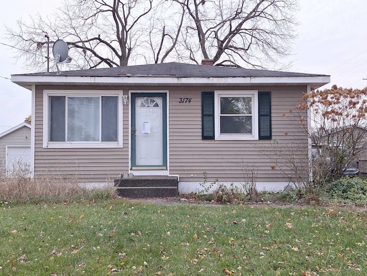 3174 SW Gable St Grandville, MI 49418, Kent County