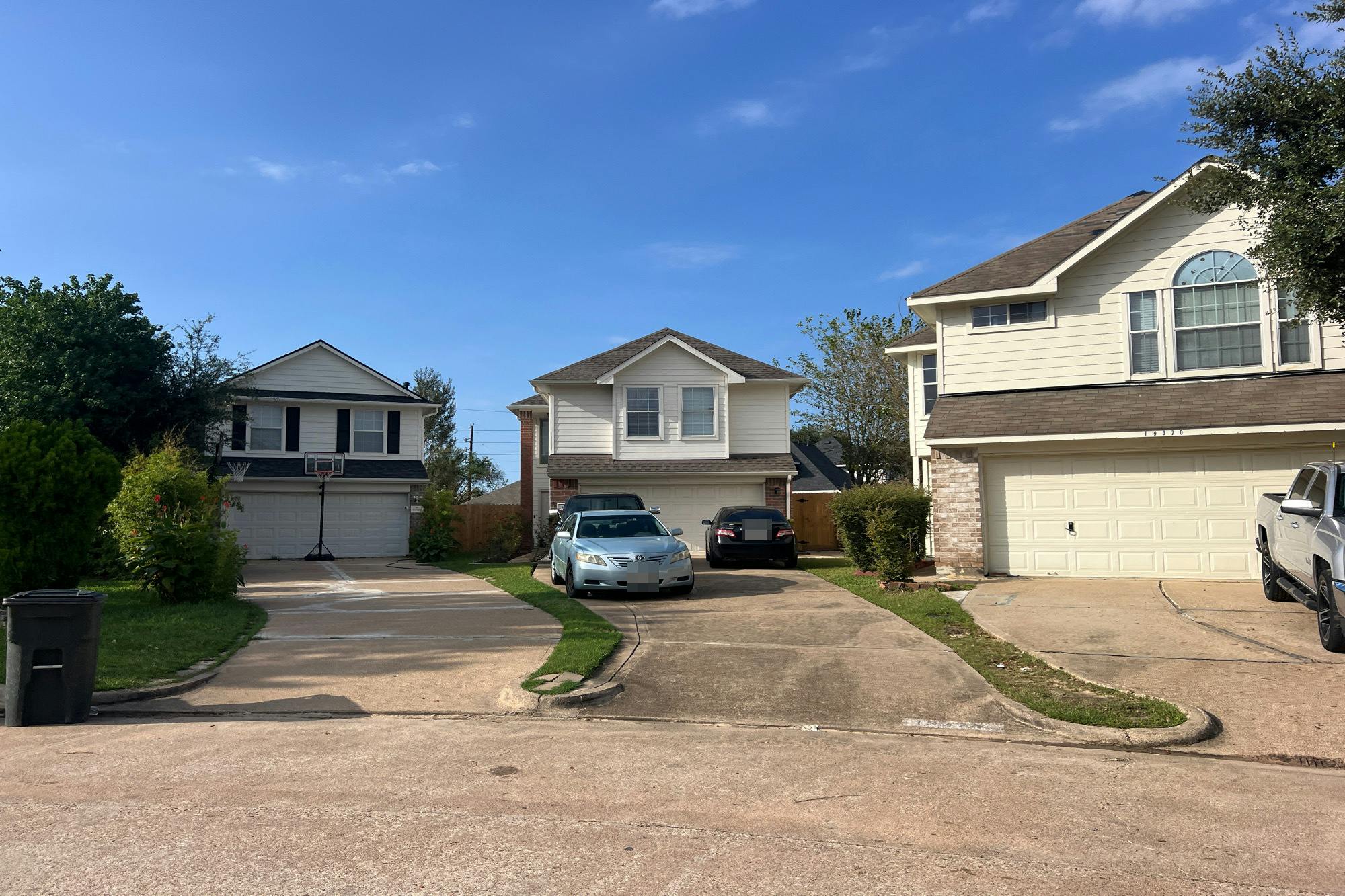 Caledonia Dr, Katy, TX 77449