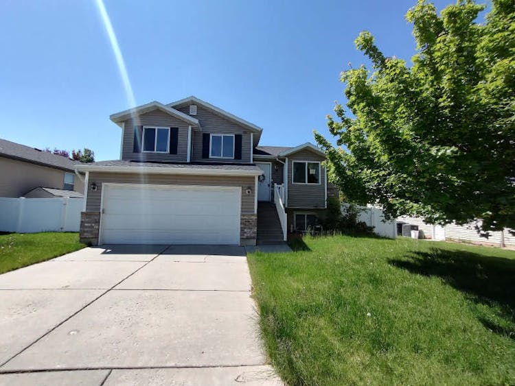 530 Red Oak Dr North Logan, UT 84341, Cache County