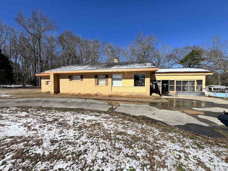 2051 Us Highway 13 North Farmville, NC 27828, Pitt County