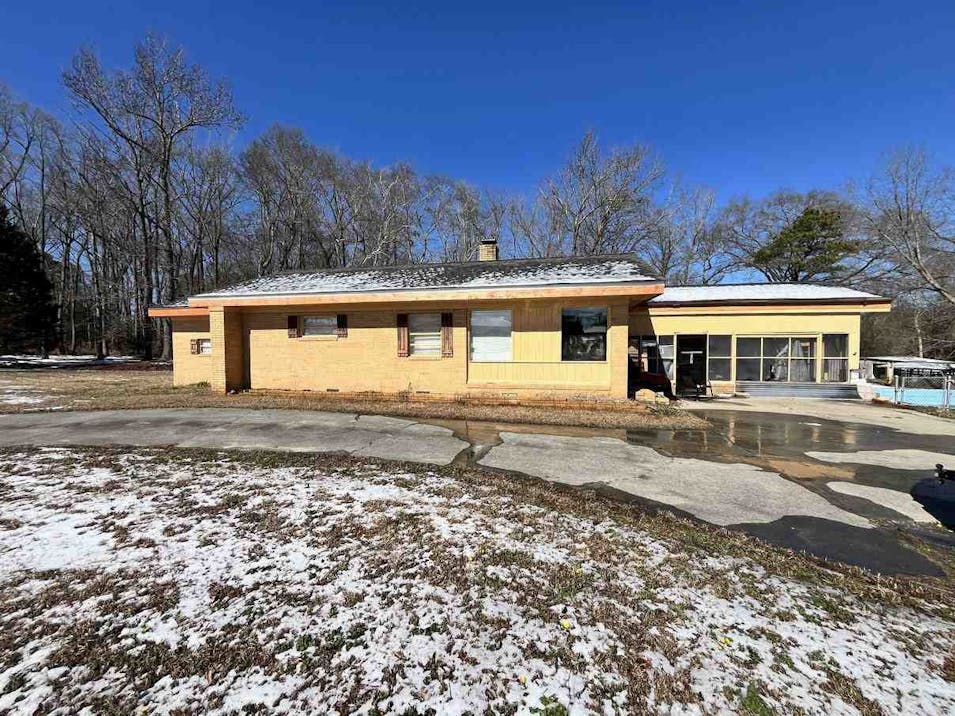 2051 Us Highway 13 North Farmville, NC 27828, Pitt County