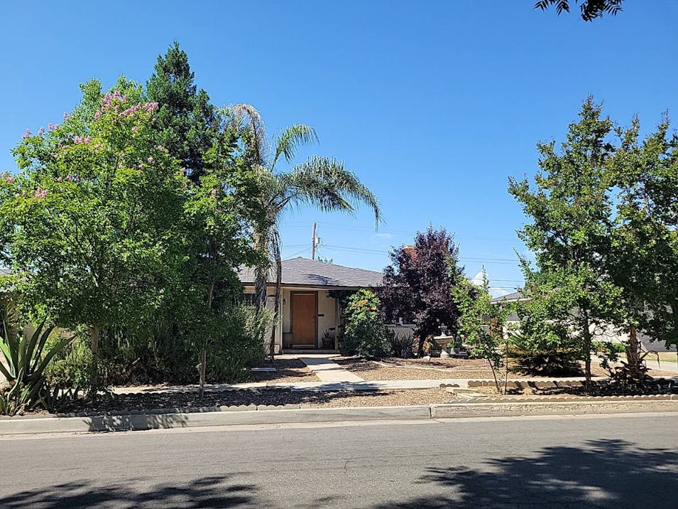 135 East Cortland Avenue Fresno, CA 93704, Fresno County