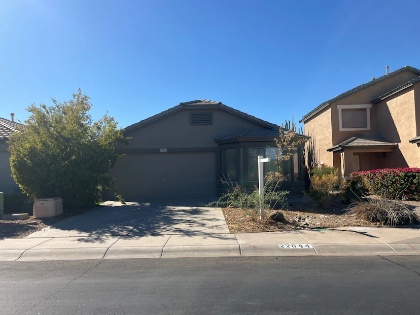 22644 N Kennedy Dr