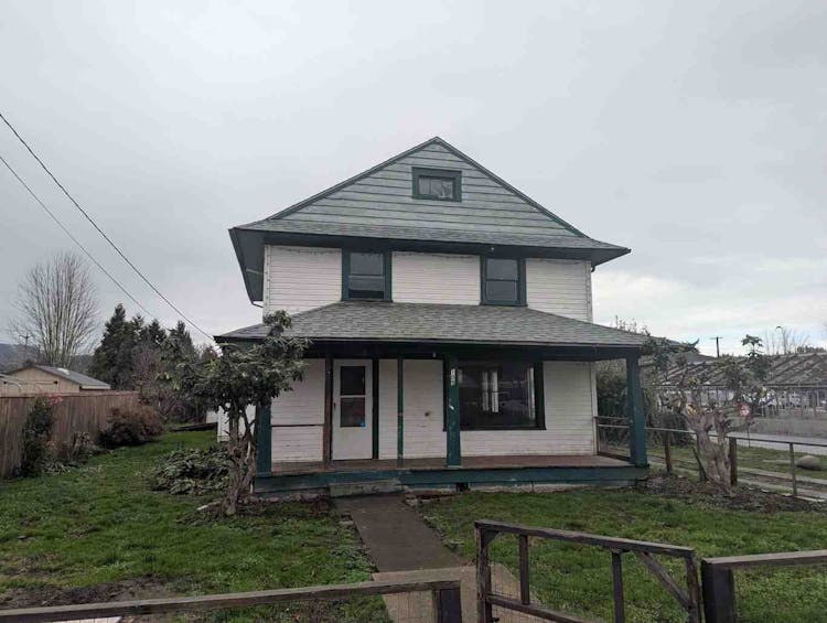 109 Eldredge Ave NW Orting, WA 98360, Pierce County