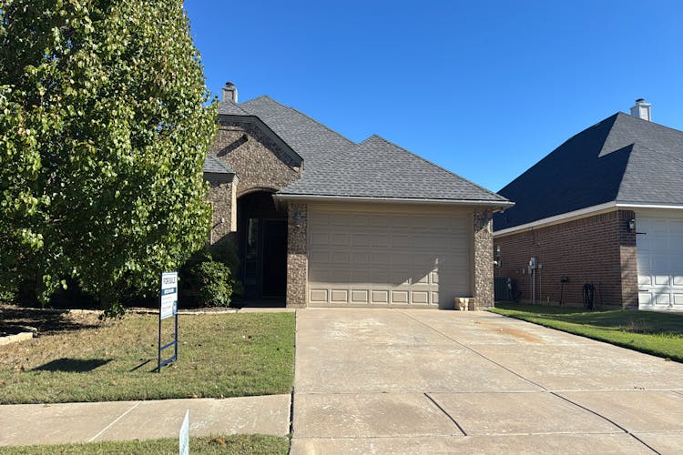 340 Tioga St Burleson, TX 76028, Johnson County