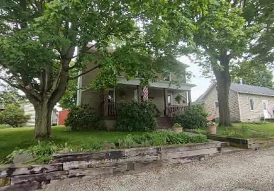 211 W Grant St Houston, PA 15342, Washington County