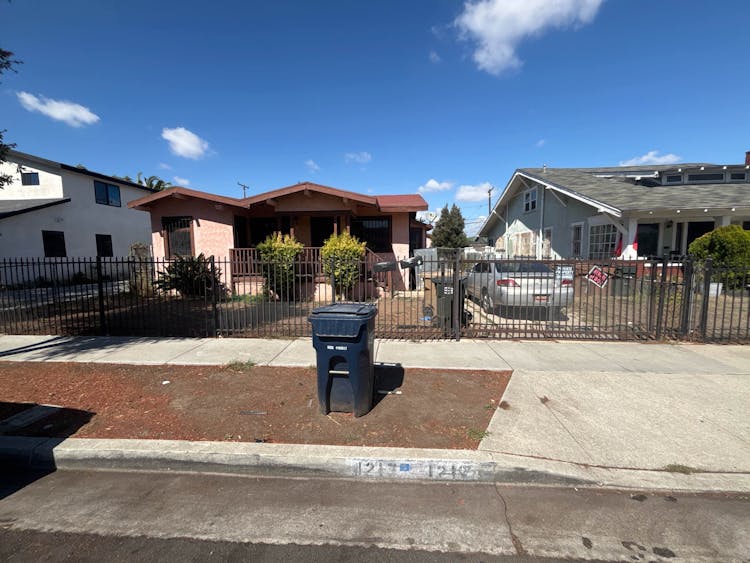 1217 1219 W 90th St Los Angeles, CA 90044, Los Angeles County