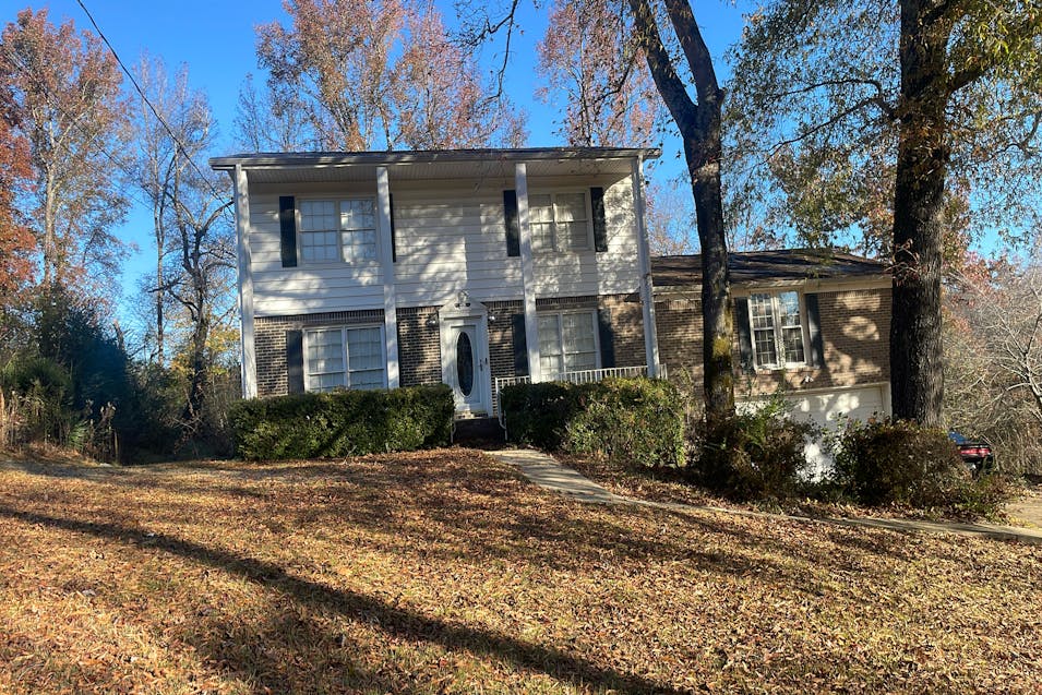 5560 Woodcreek Dr Pinson, AL 351263566, Jefferson County