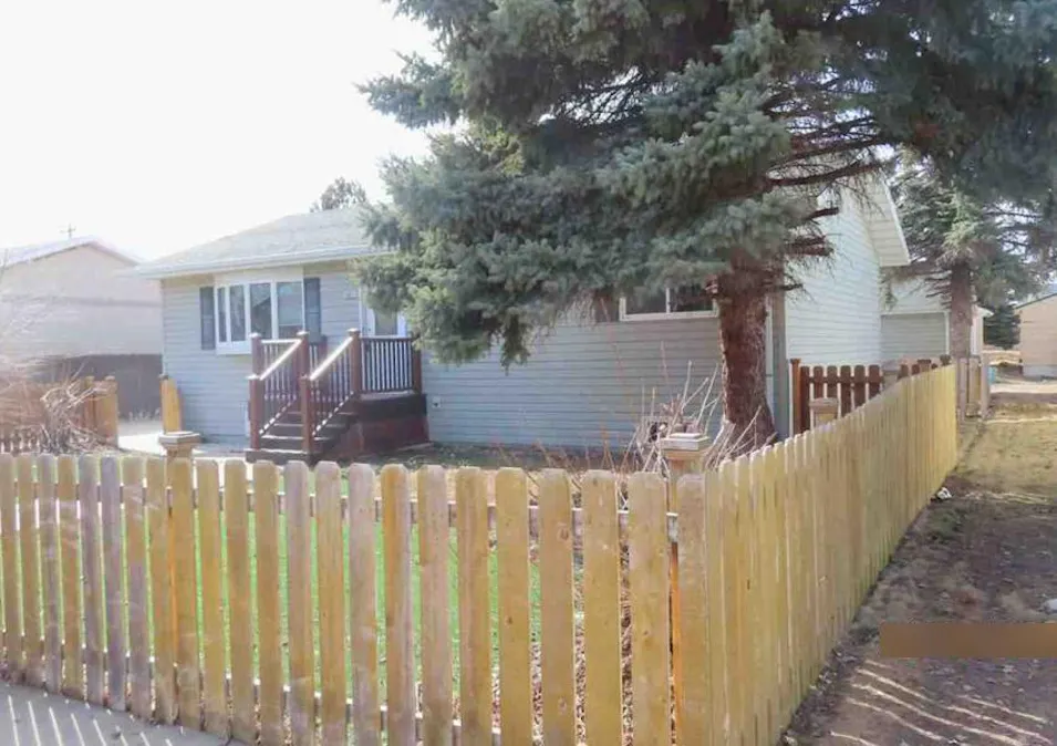 1817 9th Ave E Williston, ND 58801, Williams County