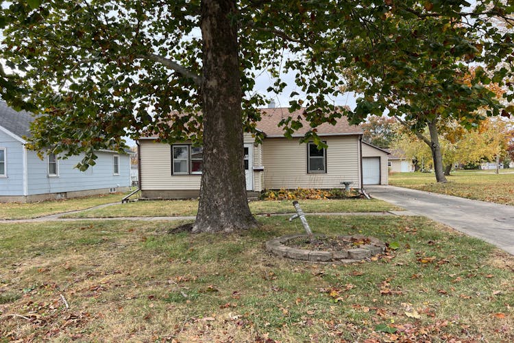 109 Walnut St Tipton, IA 52772, Cedar County