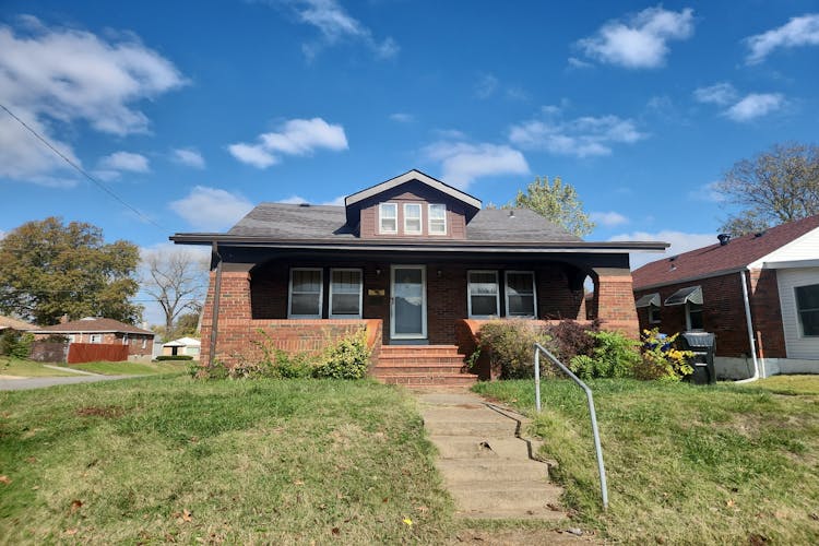 8373 Elmore Ave Saint Louis, MO 63132, St. Louis County