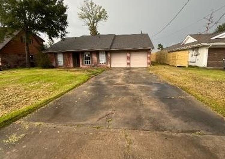 3607 West Whispering Woods Dri Lake Charles, LA 70605, Calcasieu County