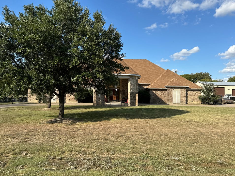 2052 Willow Bend Drive Oak Leaf, TX 75154, Ellis County