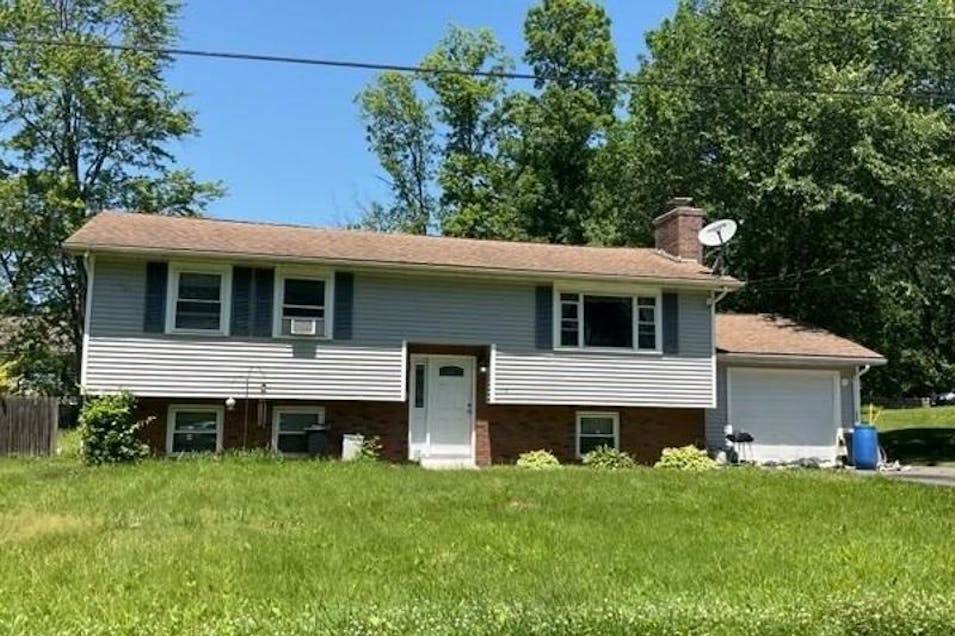 15 Frederick Road Greenfield, MA 01301, Franklin County